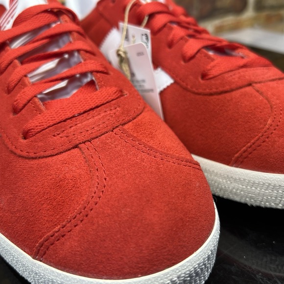 Adidas Gazelle Mens Size 11.5 Low Top Suede Shoe Red Scarlet Cloud White JI1534 - Picture 9 of 15